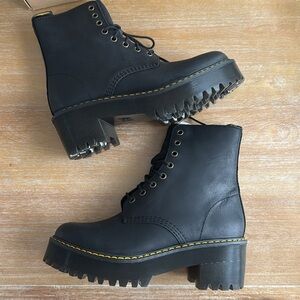 NWT Dr. Martens Shriver Boots